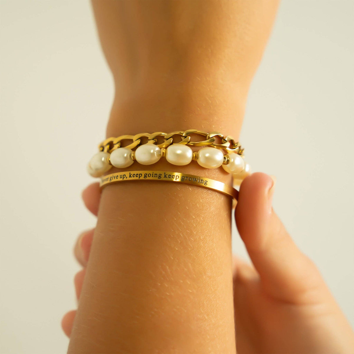 Never Give Up Engraved Bangle Bracelet